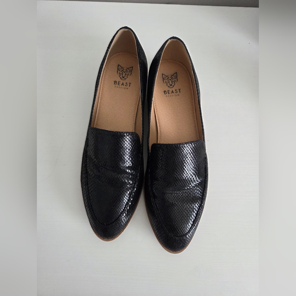 BEAST FASHION By Buckle Black Snakeskin Loafers